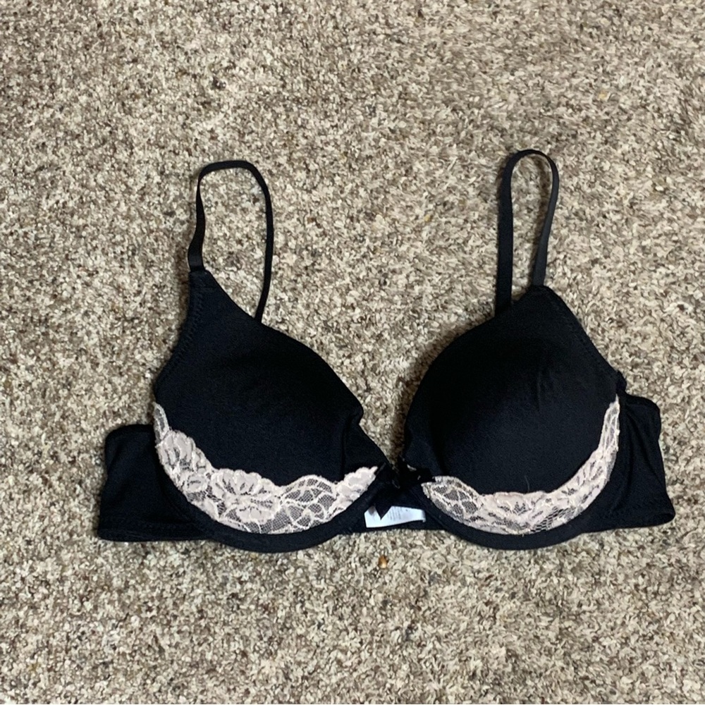 Women’s Size 36B Push-Up Underwire White Lace Black Bra